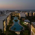 Palmera Wellness & קיירניה
