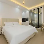 Palmera Wellness & מלון דירות קיירניה