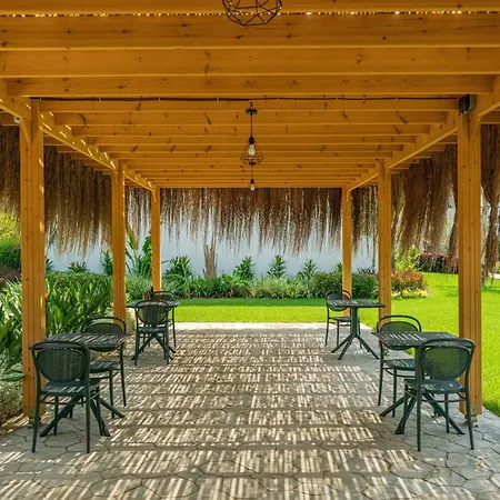 Palmera Wellness & מלון דירות 4*