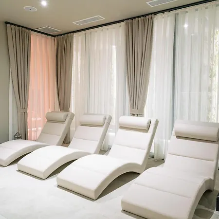 Palmera Wellness & 4* Cirénia